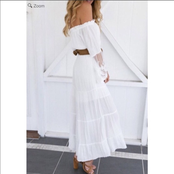 💥Sale! White Boutique Dress - Picture 4 of 8